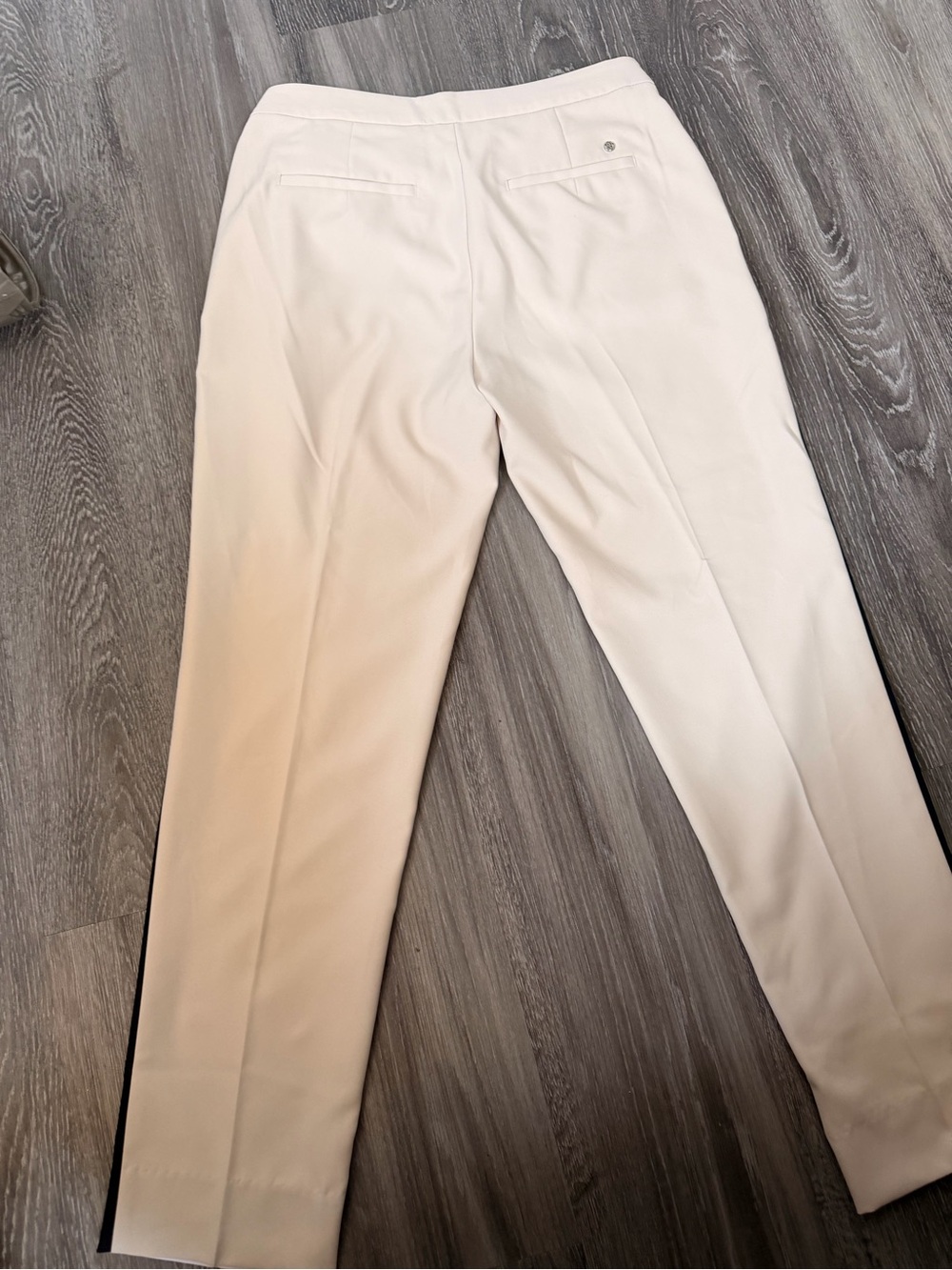 G/FORE Beige Golf pants- women’s size 4 - Picture 3 of 5